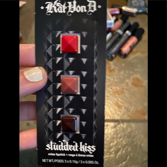 Brand New Makeup set bundles variety of items - Picture 7 of 8